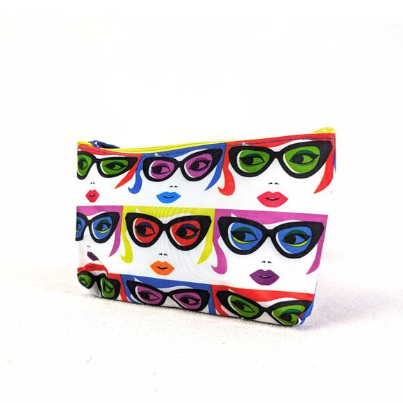 ipsy Handbags - NWOT Ipsy Small Retro Print Makeup/ Cosmetic Bag